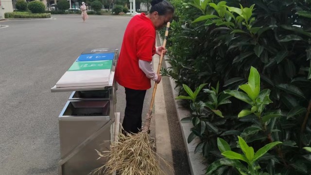 戰(zhàn)高溫，致敬物業(yè)一線
